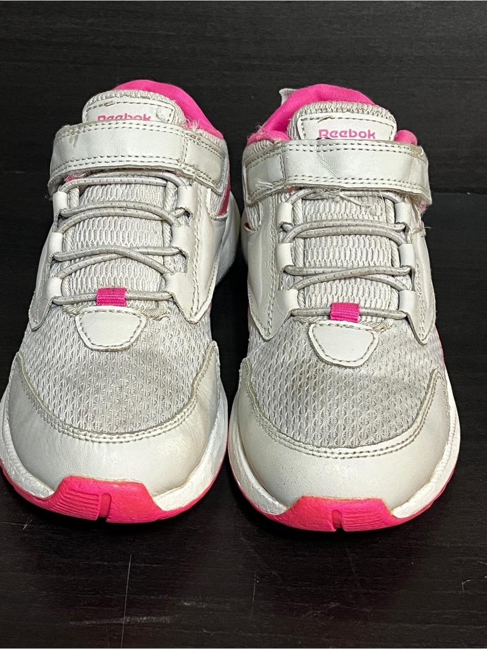 ✨2/$15✨ Reebok girl’s White and Hot Pink Athletic Sneakers - Picture 3 of 11
